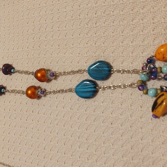 Lot of Dangling Neckaces - Picture 5 of 8